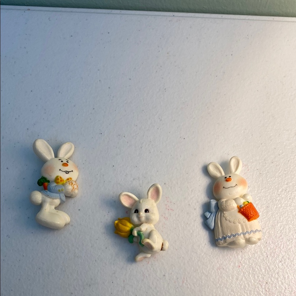 Vintage Hallmark Adorable Bunny Pins Set